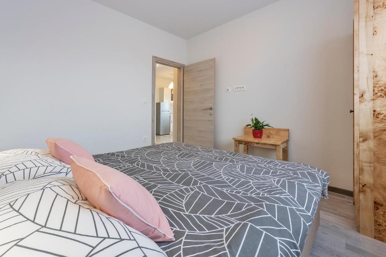 2 Bedroom Apartment Peroj Fažana Εξωτερικό φωτογραφία